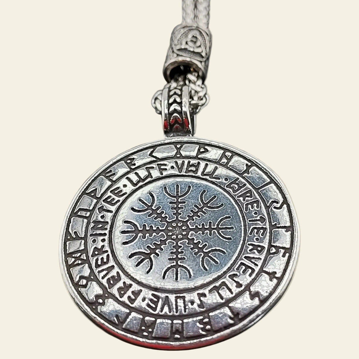 Verso collier Arbre de Vie runes nordiques double face - Madame de Marsac