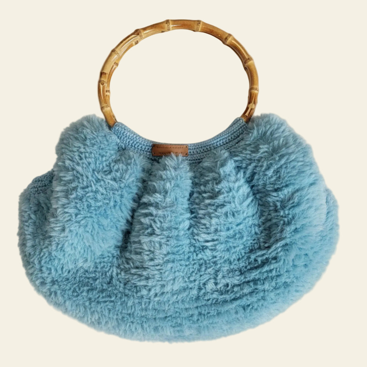 Sac boule fausse fourrure bleue anses bambou - Madame de Marsac